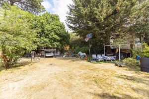 Photo 16- click for photo gallery